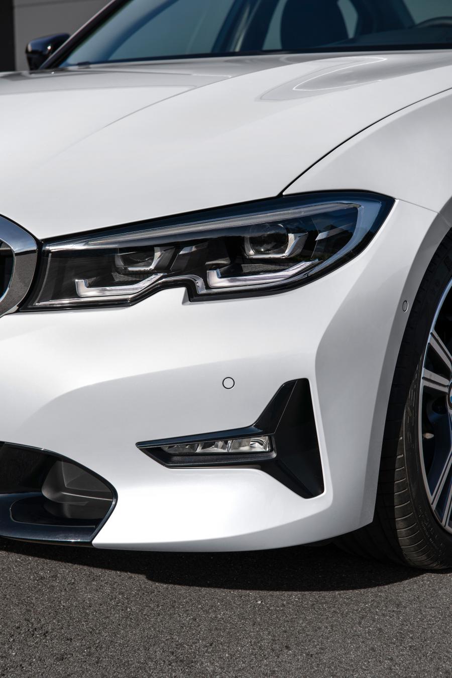 Детали экстерьера BMW 320d Sport Line (G20) 2019 года  (WW) (фото 29 из 311)